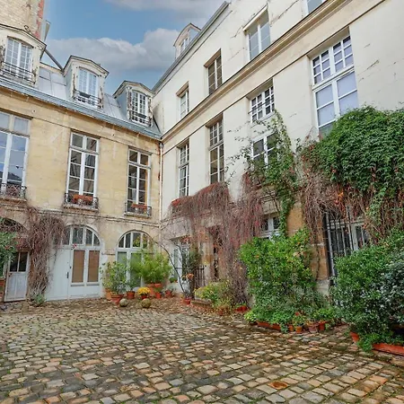 577 Varum - Superbe A * Paris